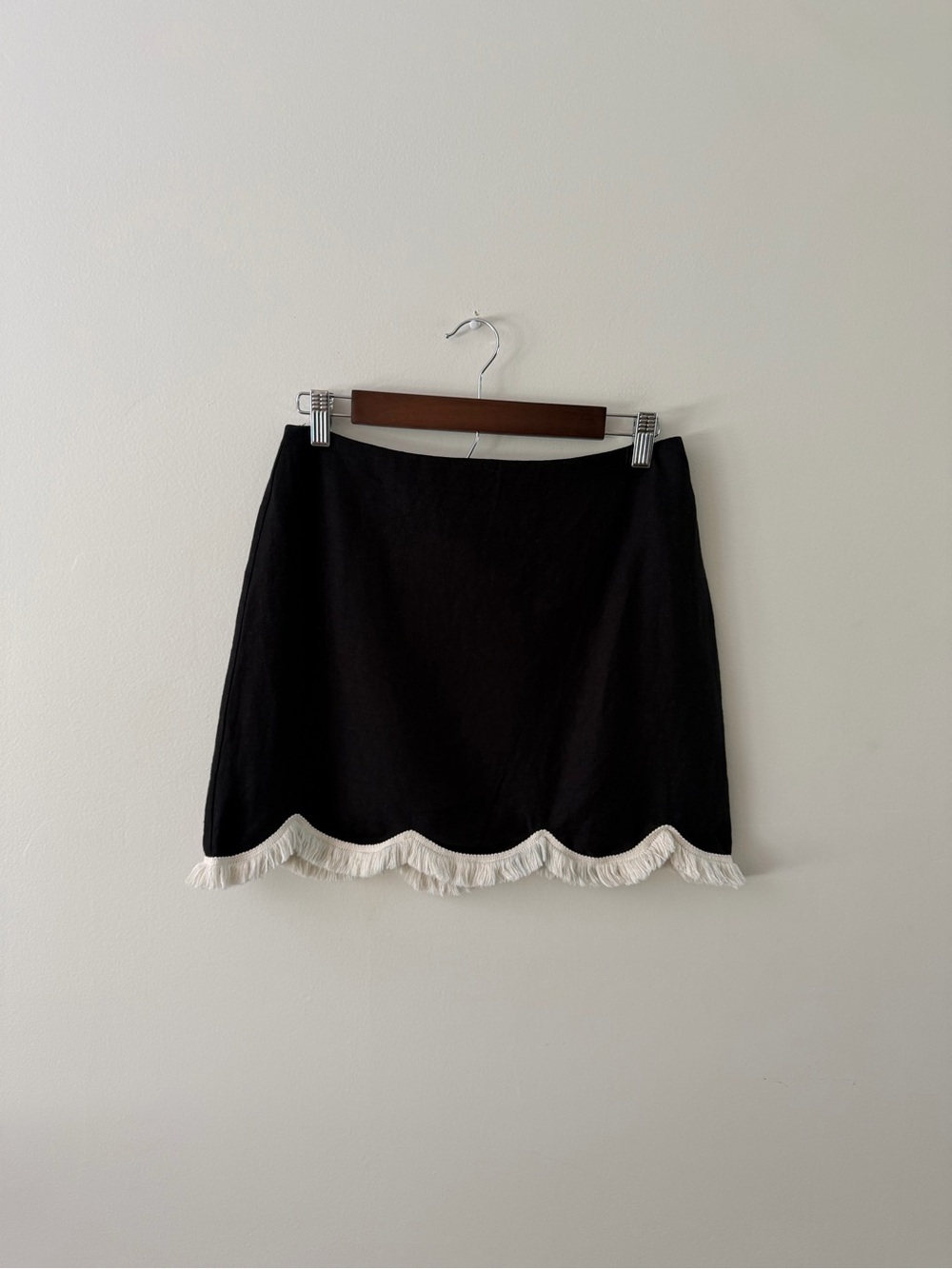WAYF Black Linen Blend Scallop Fringe Hem Chic Going Out Mini Skirt Womens Sm